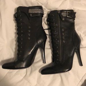 NEW Guess high heel ankle boots